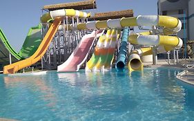 Amwaj Blue Beach Resort & Spa 4*